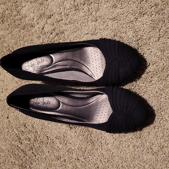 Life Stride Shoes - Life Stride Soft System Black Pumps Size 7.5